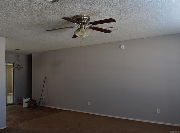 4th image of 1416 S Hayes Ave
