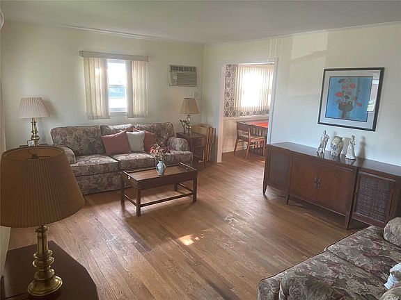3rd image of 2471 Washington Blvd