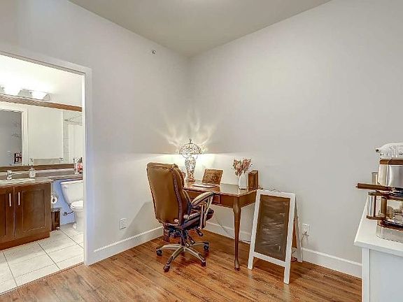 5th image of 46262 1st Ave #315