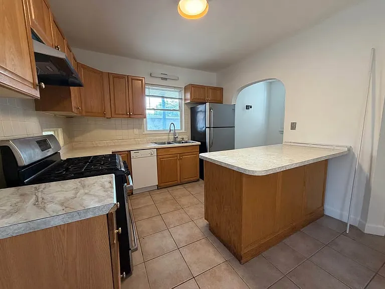 2530 N Neva Ave #1 — Photo 5