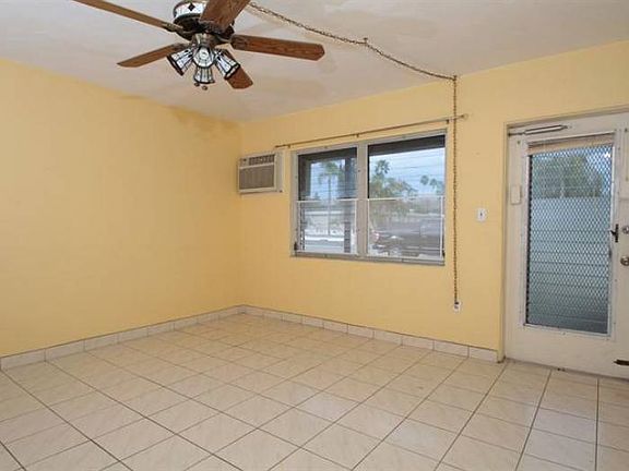 3rd image of 55 Somerset St APT 3