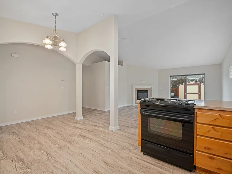 953 SW 25th Ln — Photo 12