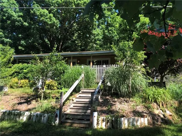 2748 Clarks Chapel Rd, Lenoir, NC 28645