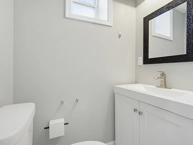 1429 Olive St — Photo 32