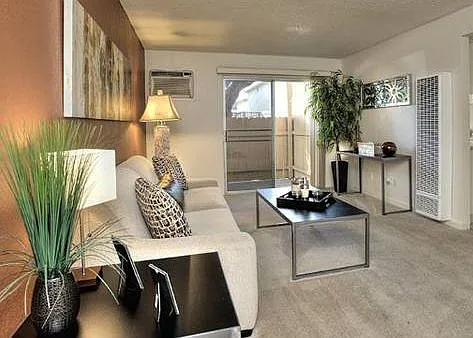Greenbriar Villa Apartments — Photo 12