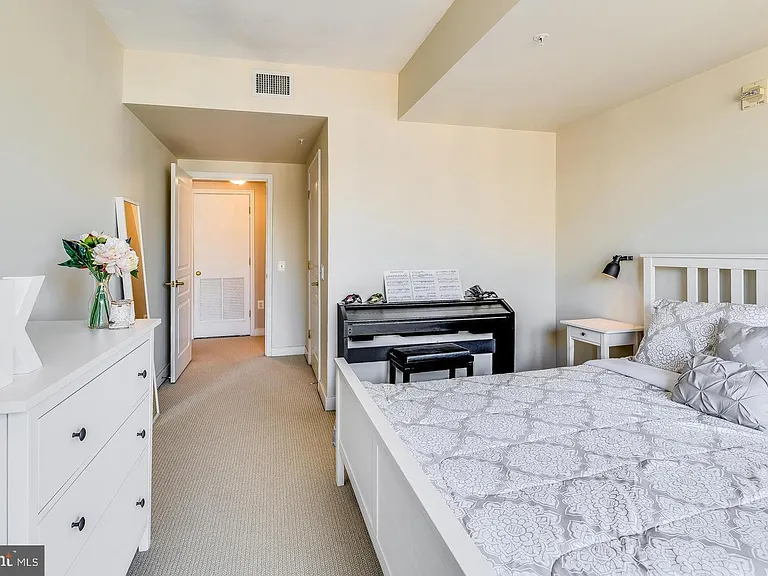 616 E St NW #1220 — Photo 15