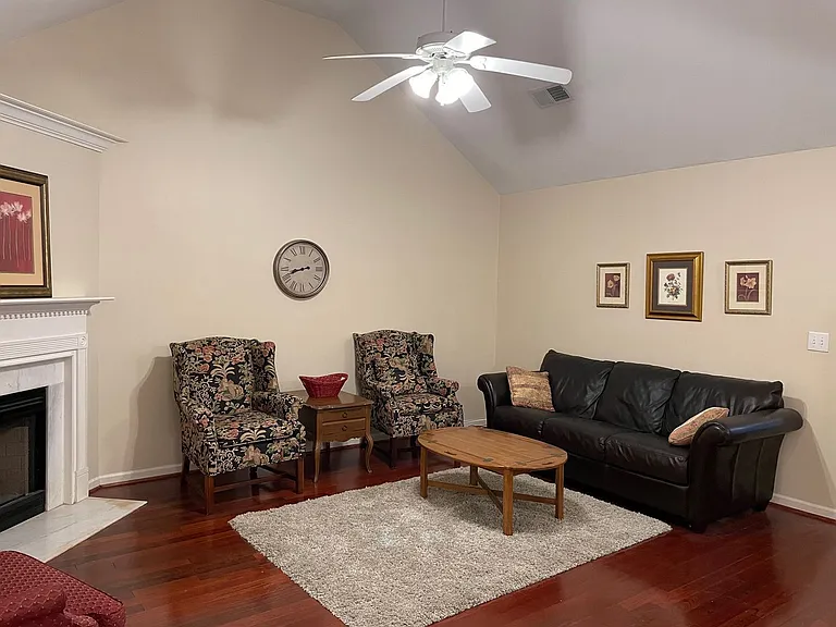 126 Hayesbury Ct — Photo 4