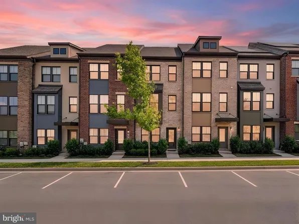 3525 Carnaby St, Hyattsville, MD 20782