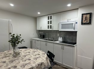 135 Glenway Cir, Newmarket, ON L3Y 7S3