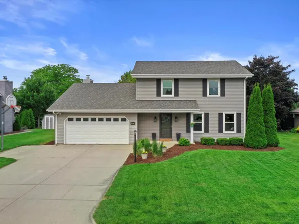 W163N10515 Ridgeview LANE, Germantown, WI 53022