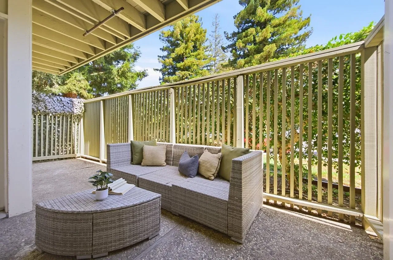 2 bed, 967 sqft, $3,350 — Photo 4
