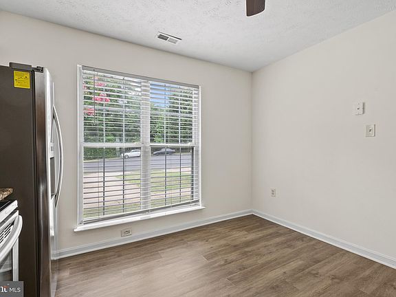 5th image of 604 Cabin Ct