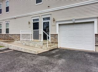 1302 Meadow Brook Ct, Whippany, NJ 07981