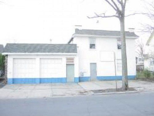 2nd image of 213 Sanford St