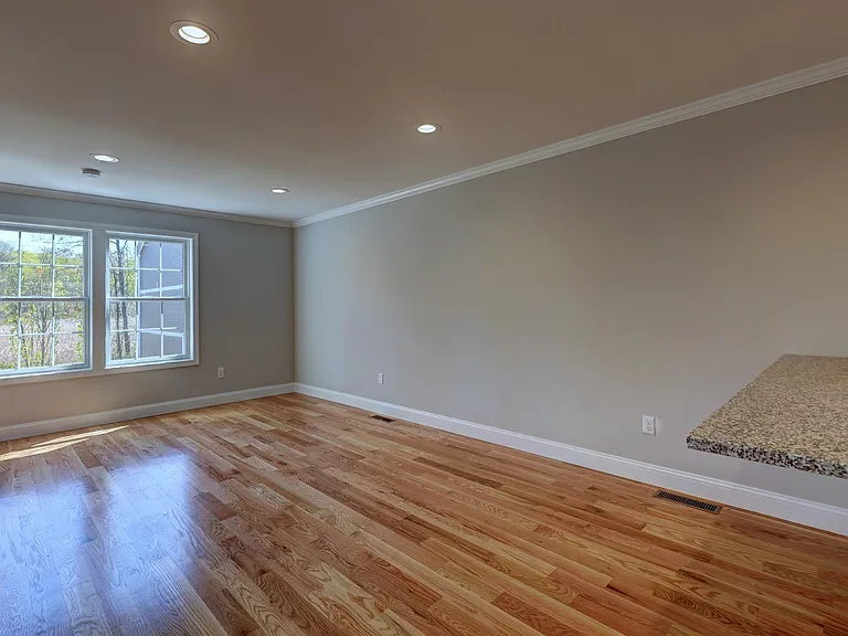 690 New Haven Ave — Photo 4