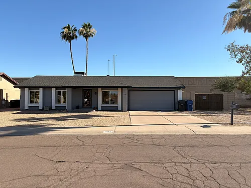 1131 W Santa Cruz Dr Photo 1