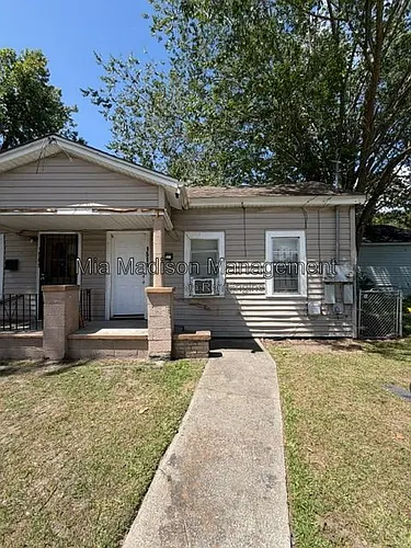 1511 Richards St Photo 1
