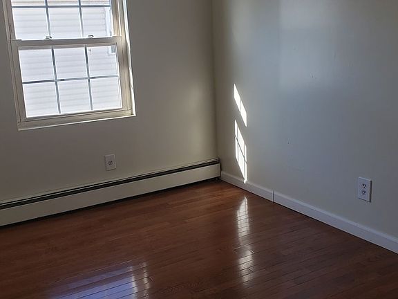 3rd image of 219-14 Edgewood Ave APT 2