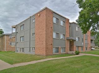 8201 W 30 1/2 St, Minneapolis, MN 55426