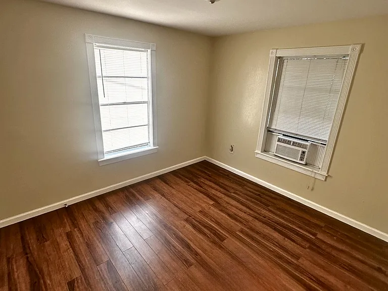 30121 Julia St — Photo 6