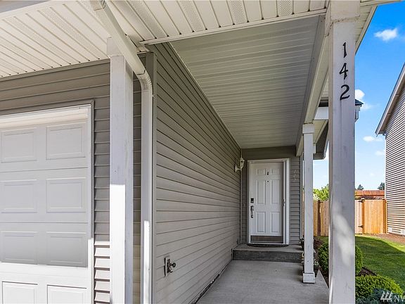 5th image of 142 NE Tucannon Ct
