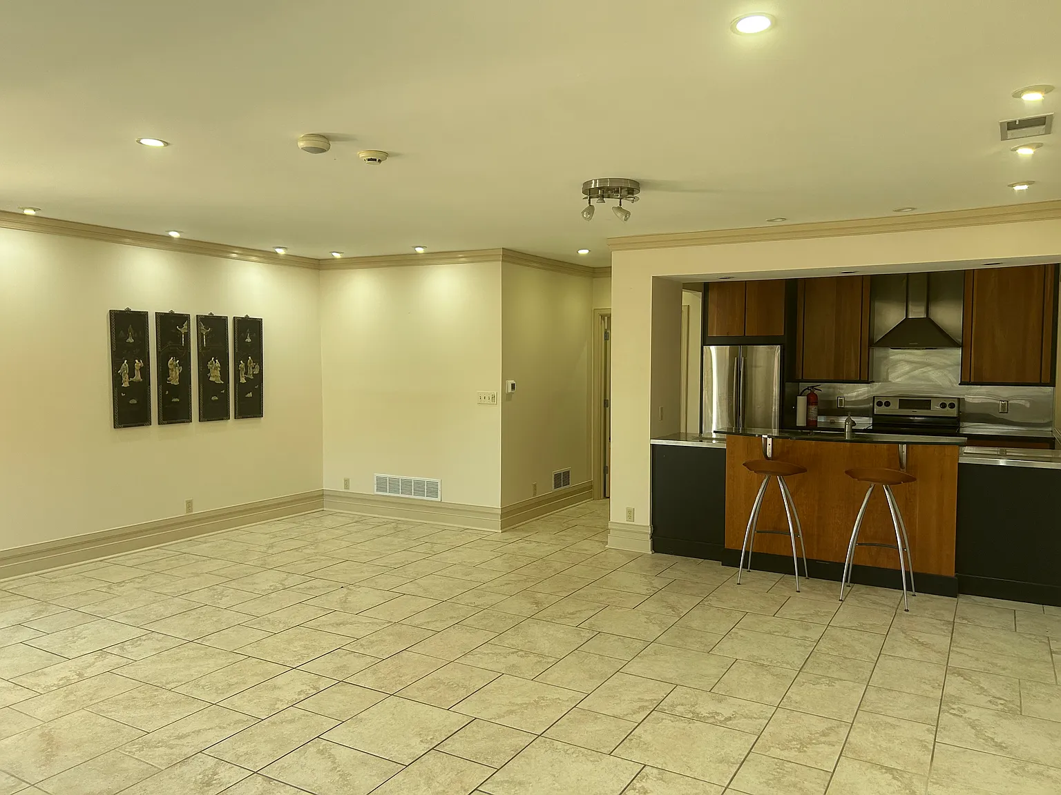 1 bed, 1.5 bath, 1300 sqft, $1,450 — Photo 3