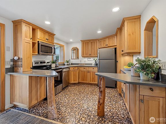 3rd image of 2408 148th Street SW