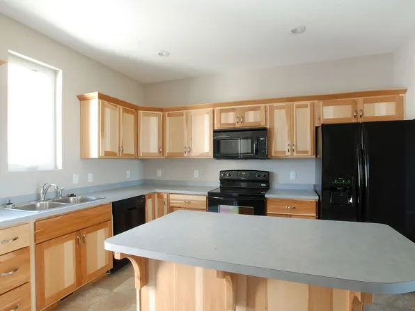 3163 Sullivan Loop, Bismarck, ND 58504