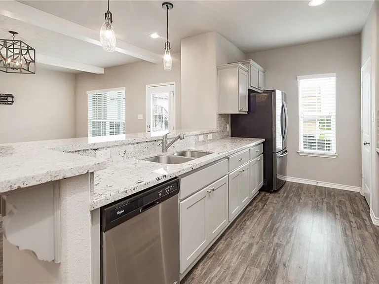 3433 Summerway Dr — Photo 13