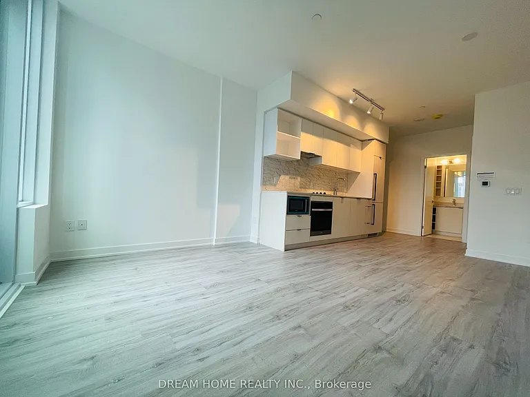252 Church St #811 — Photo 5