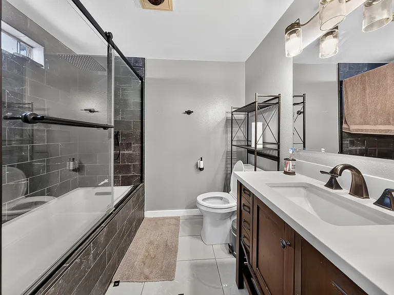9540 Sepulveda Blvd #11 — Photo 3