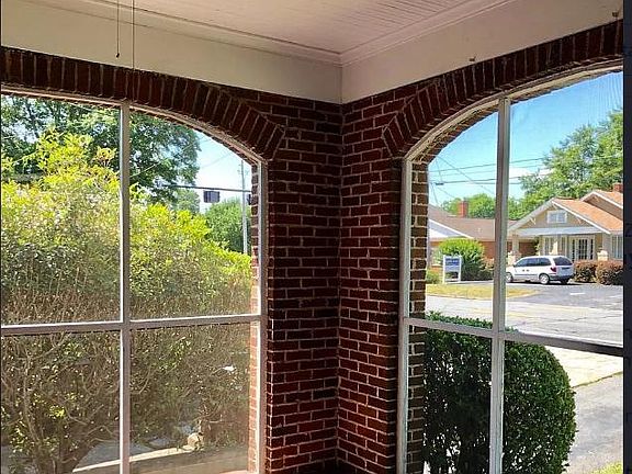 3rd image of 3429 Vineville Ave