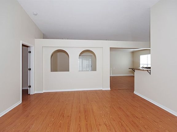5th image of 301 Grand Royal Cir