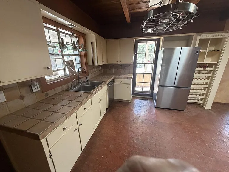 182 Perea Rd — Photo 22