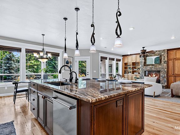 4th image of 10466 W Sultana Ln