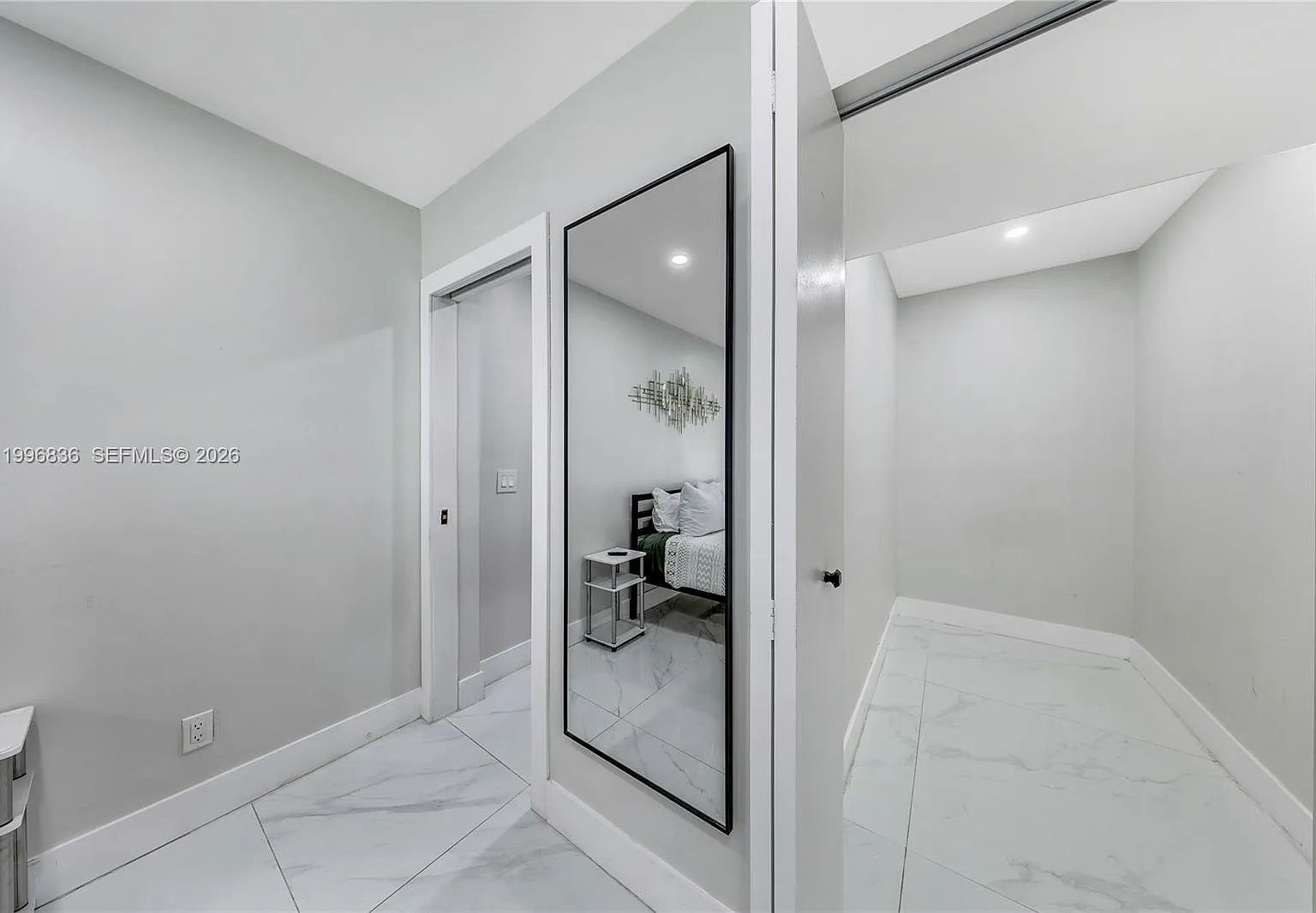 5 bed, 2225 sqft, $5,200 — Photo 3