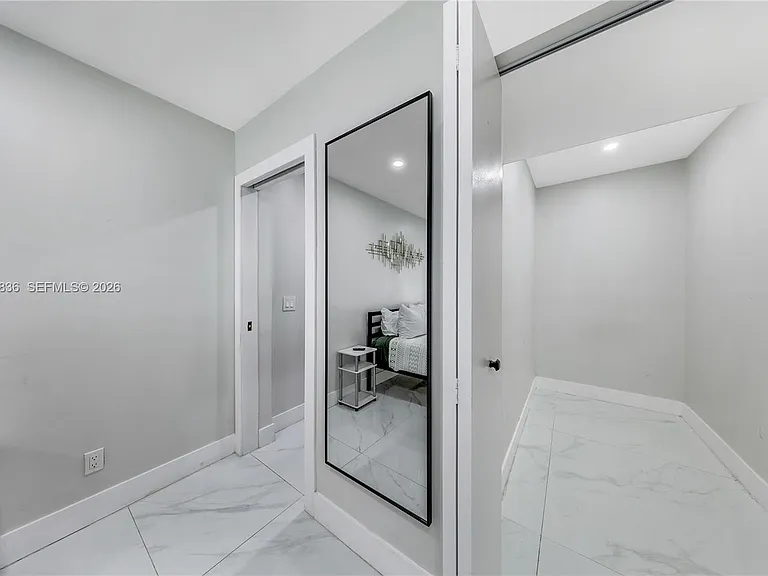 2612 SW 12th St — Photo 19