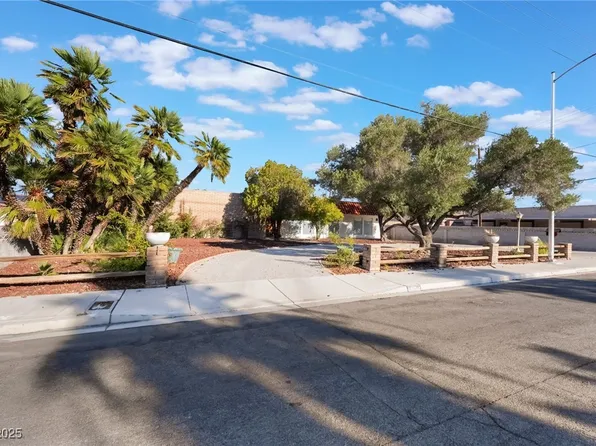 909 Cashman Dr, Las Vegas, NV 89107