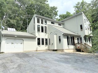 3160 Arctic Dr, East Stroudsburg, PA