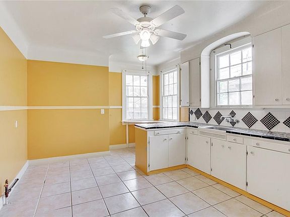 3rd image of 4676-78 Spain St