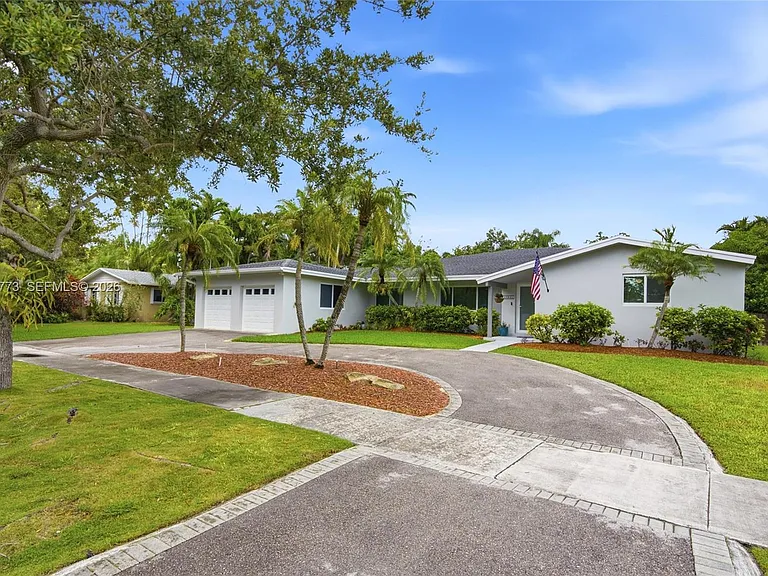 15845 SW 87th Ave — Photo 3