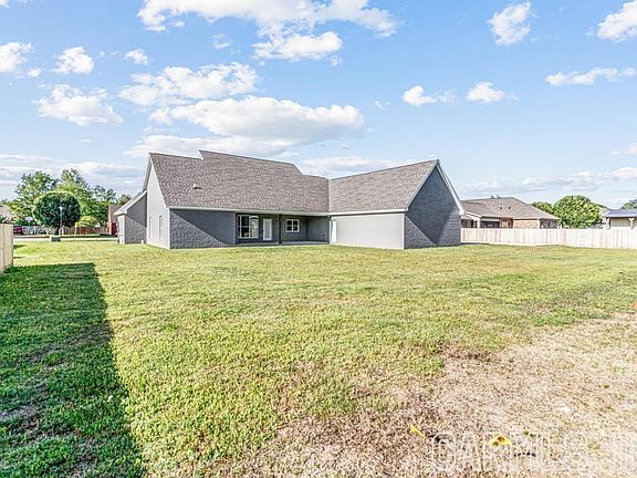 4th image of 791 Country Club Cir