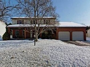 7 Wellesley Ct, Loudonville, NY 12211