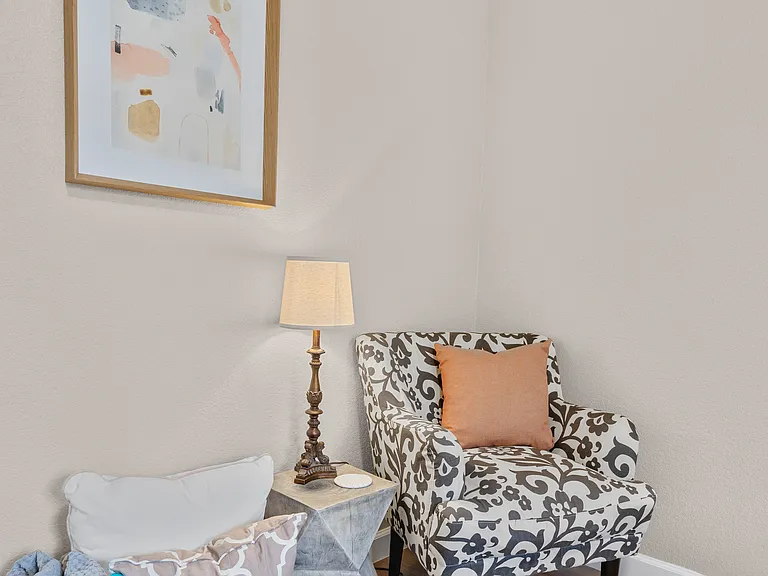 1505 N College St — Photo 11