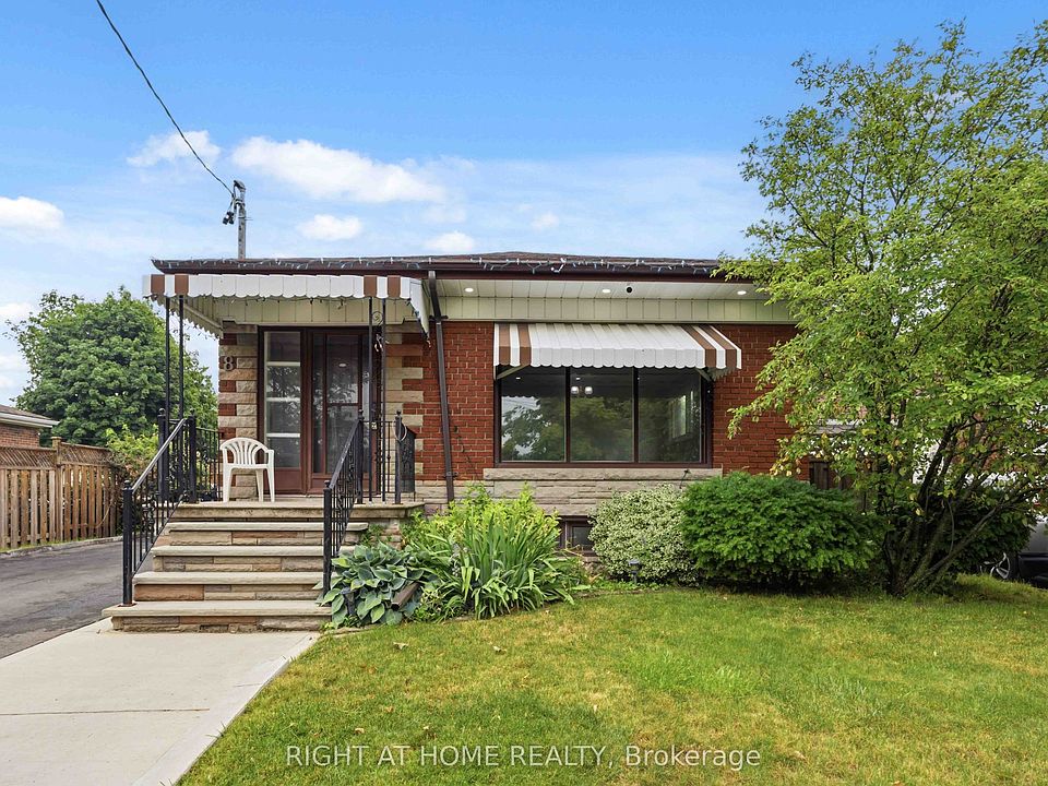 1st image of 8 Grassington Cres