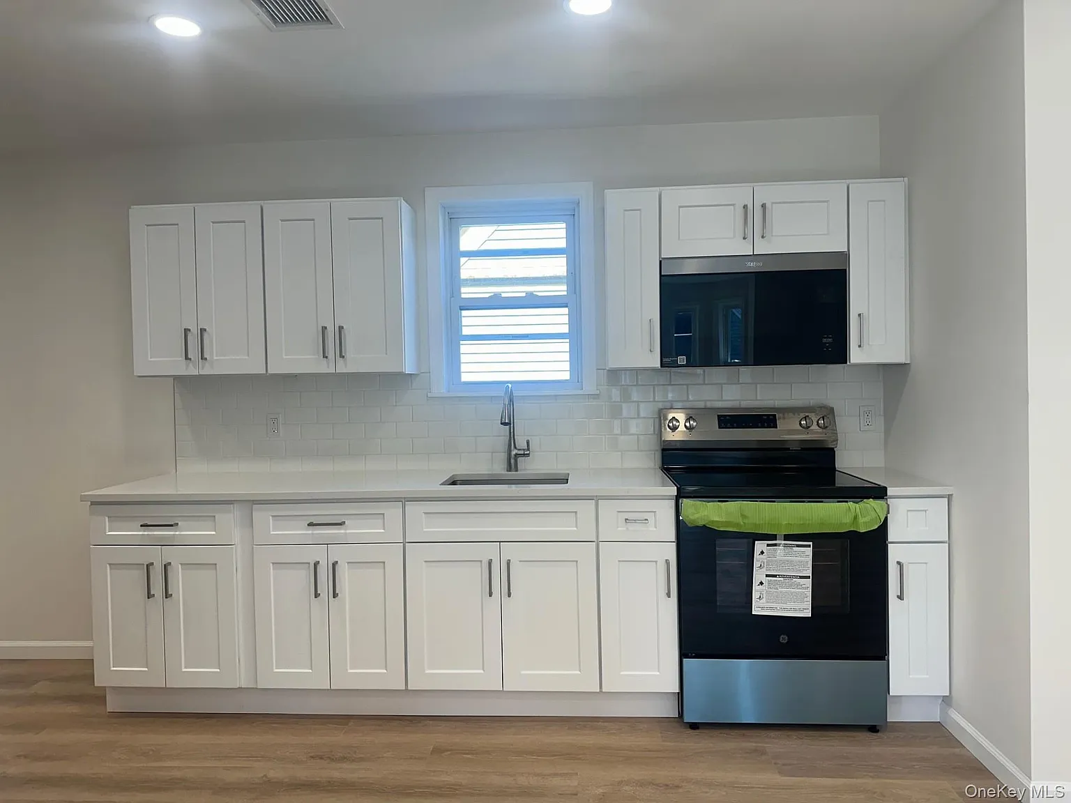 2 bed, 1000 sqft, $2,000 — Photo 3