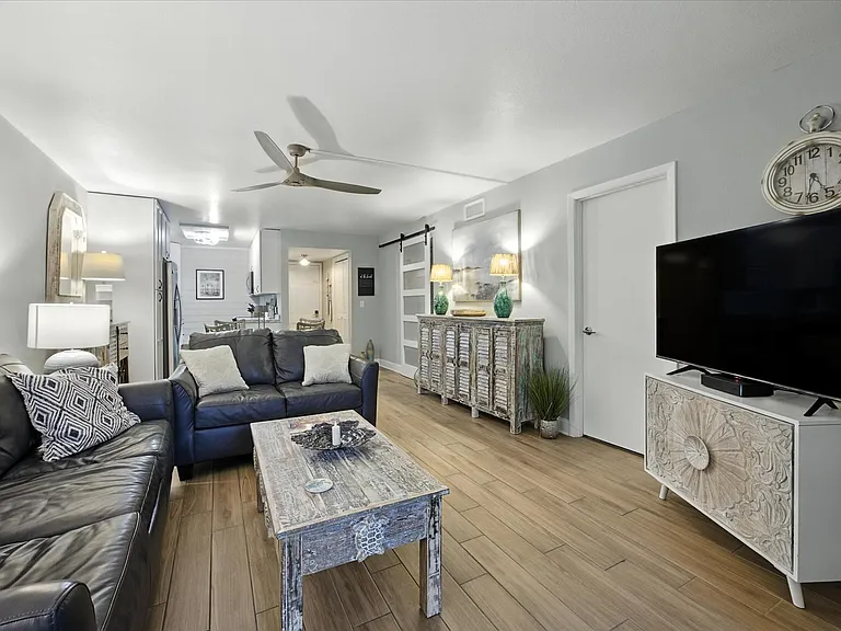 200 The Esplanade N #A23 — Photo 7