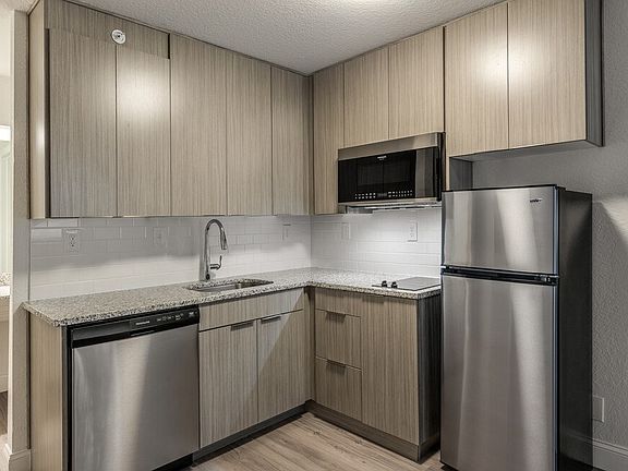 3rd image of 4970 Kyngs Heath Rd #4966-229