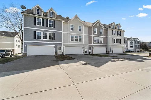 3007 SW Sharmin Ln Photo 1