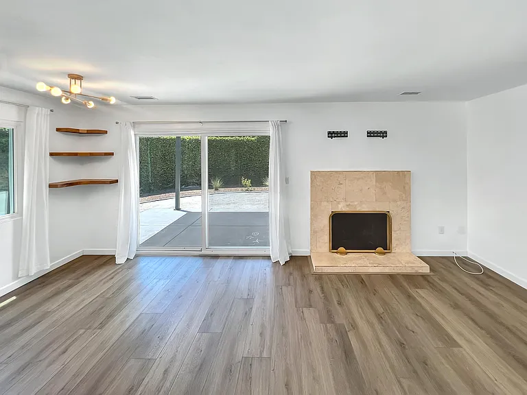 13902 Powers Rd — Photo 10